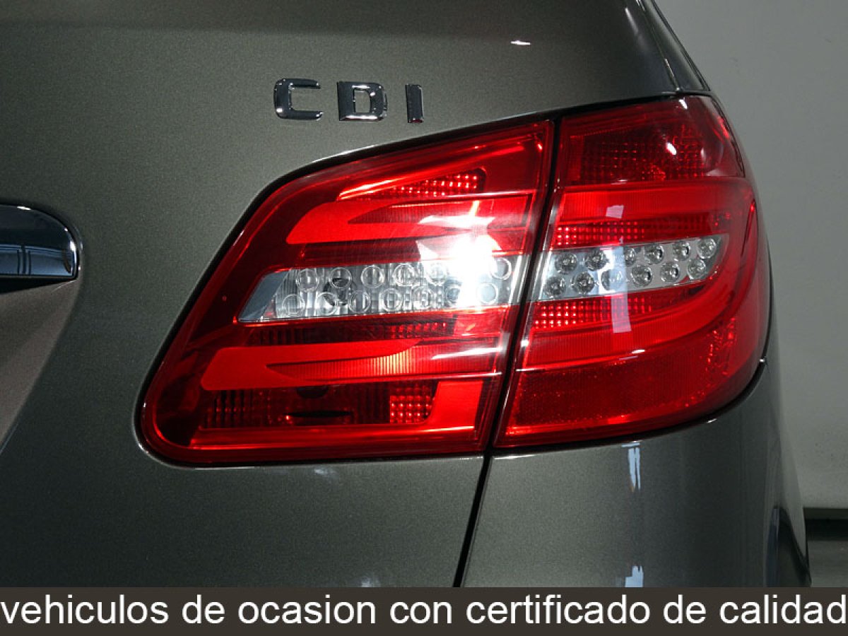 Foto Mercedes-Benz B 180 10