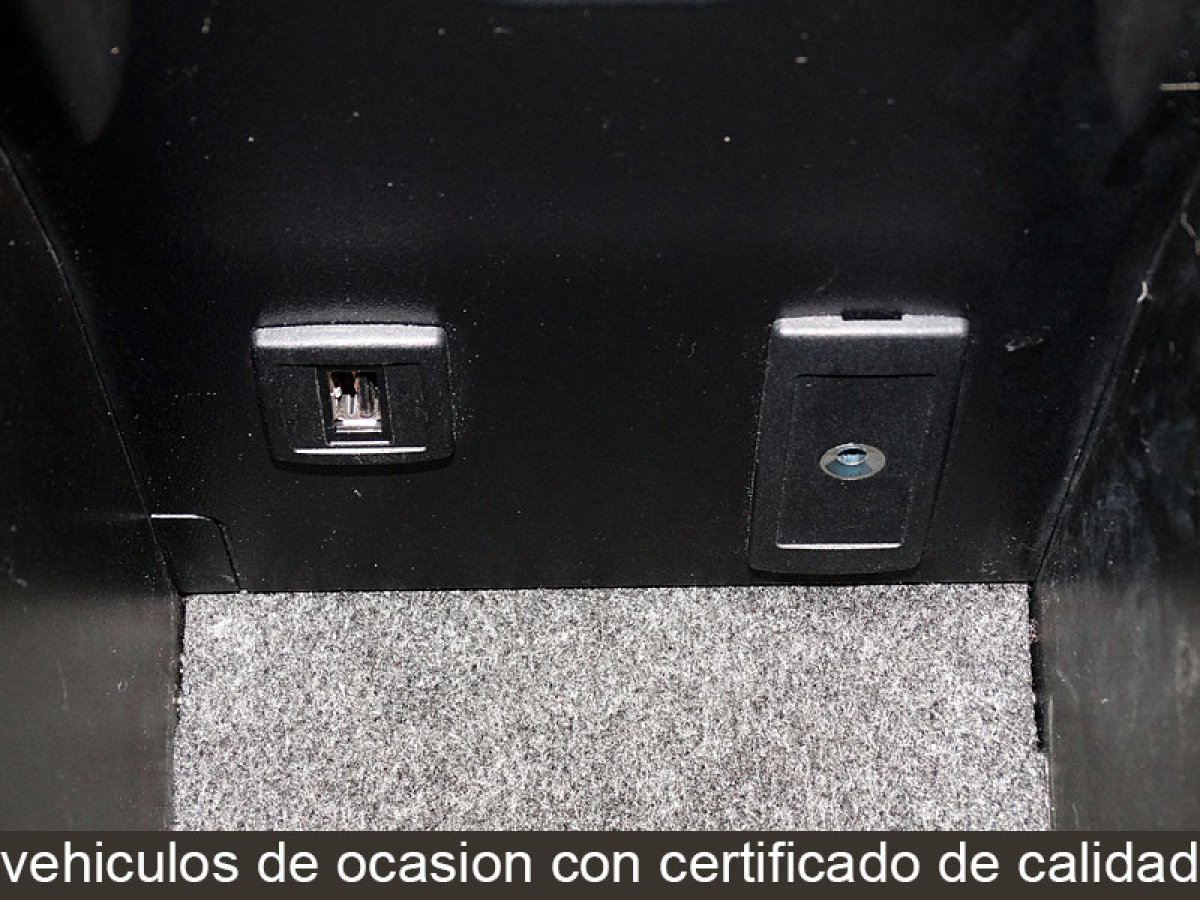 Foto Mercedes-Benz B 180 19