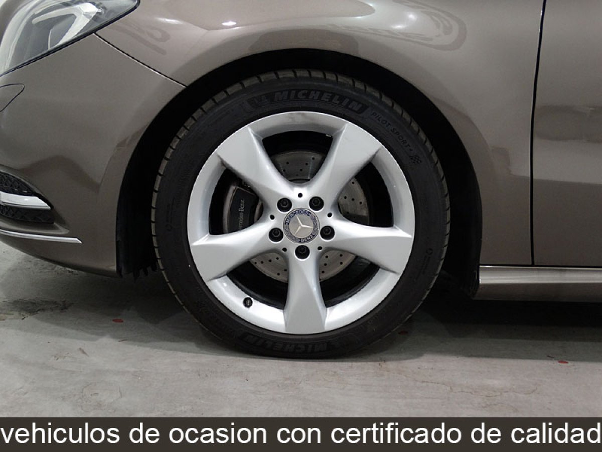 Foto Mercedes-Benz B 180 25