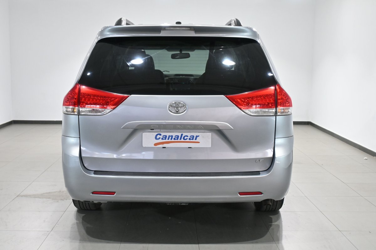 Foto Toyota Sienna 5