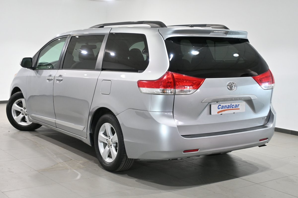 Foto Toyota Sienna 6