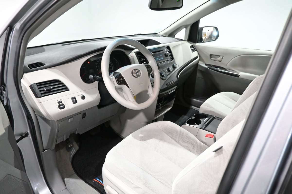 Foto Toyota Sienna 9