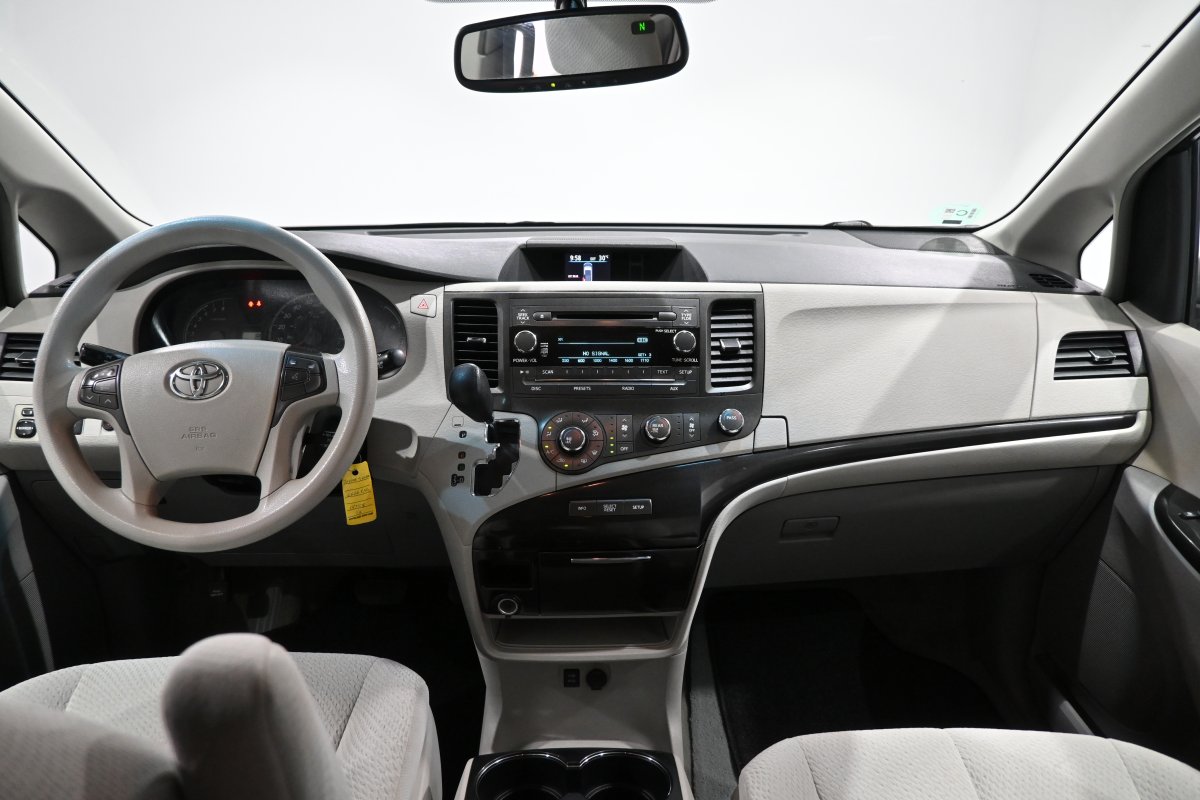 Foto Toyota Sienna 15