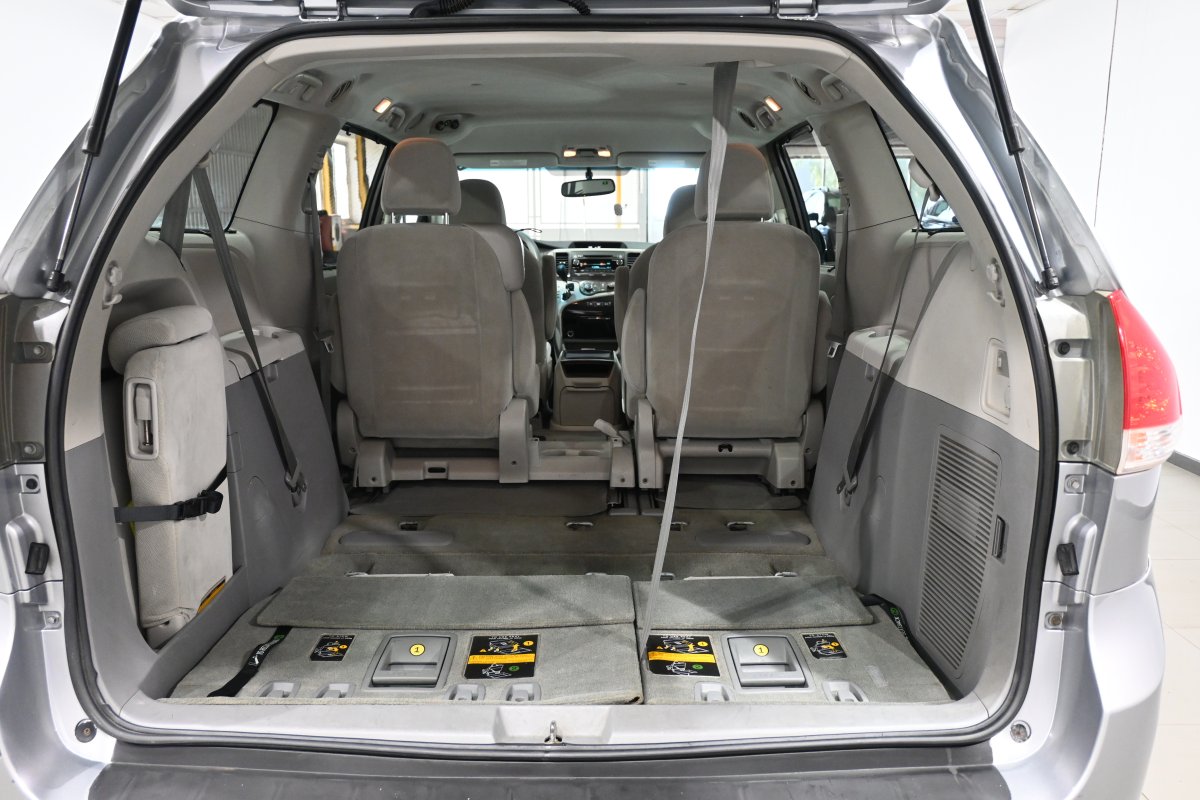 Foto Toyota Sienna 8