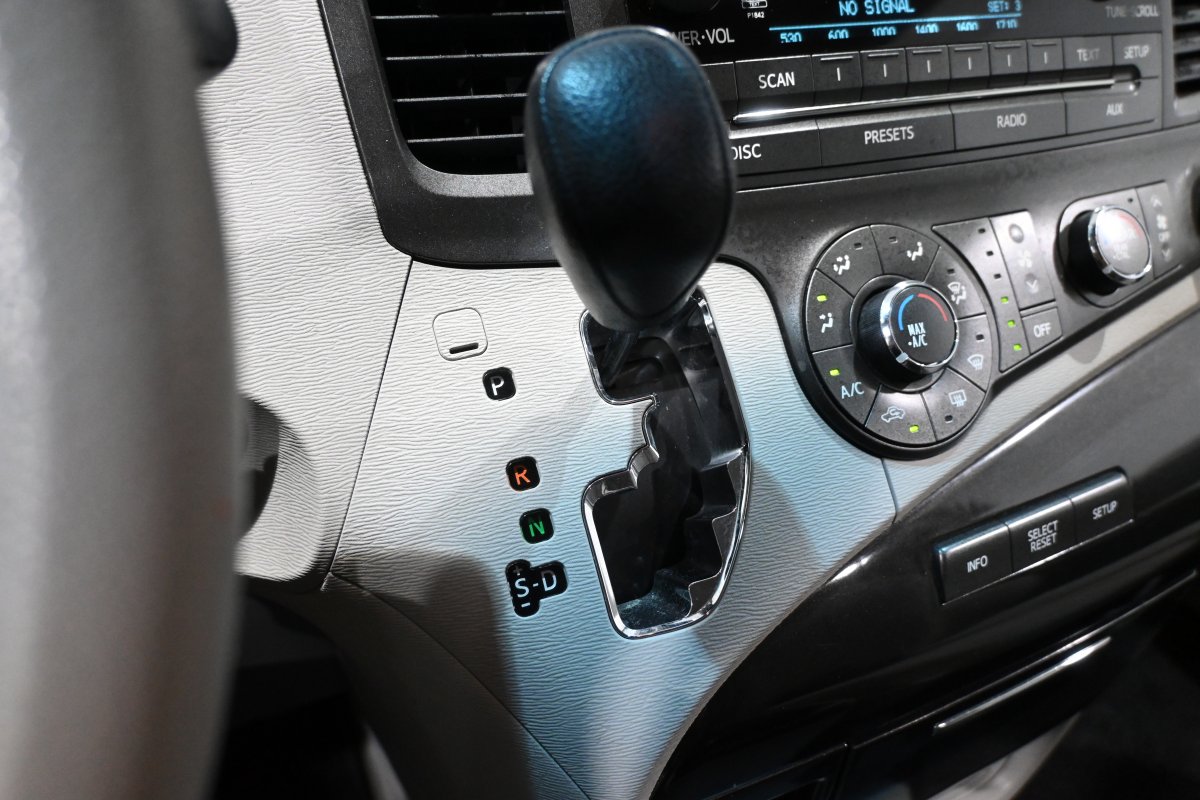 Foto Toyota Sienna 17