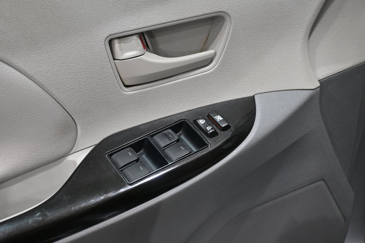 Foto Toyota Sienna 23