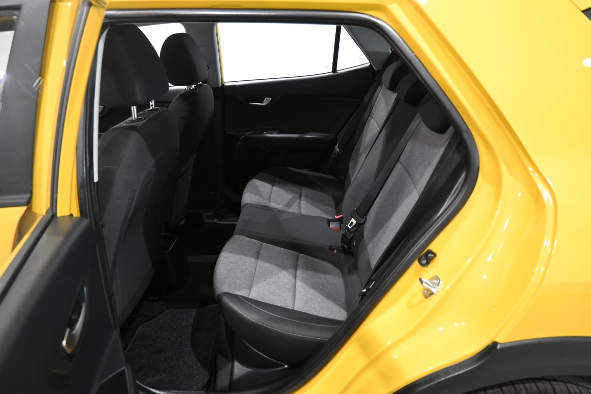 Foto Kia Stonic 1.0 TGDi Concept 100cv 11