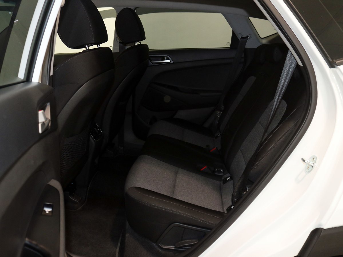 Foto Hyundai Tucson 14