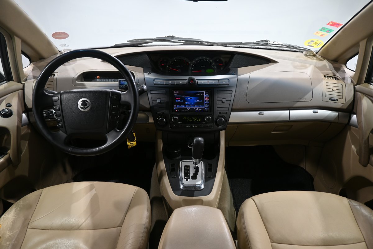 Foto Ssangyong Rodius 18
