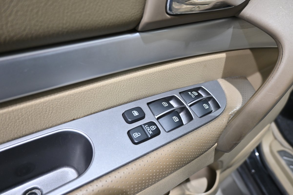 Foto Ssangyong Rodius 27