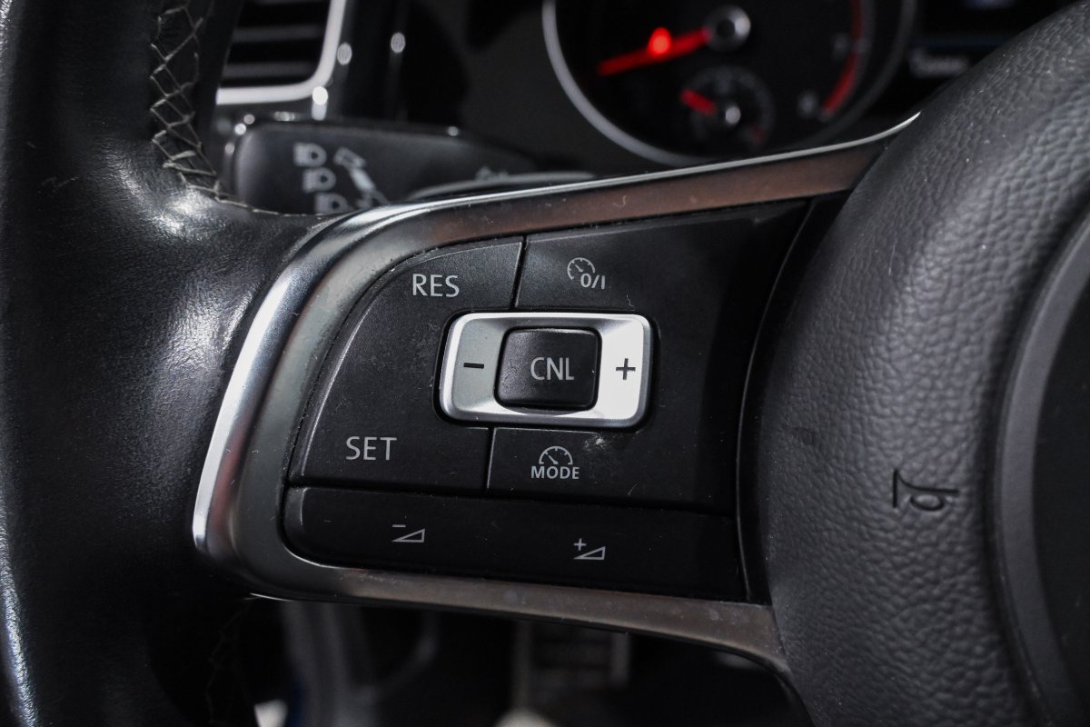 Foto Volkswagen Golf 13