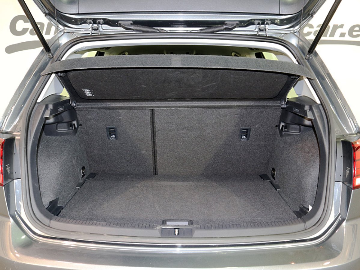 Foto Volkswagen Golf 8