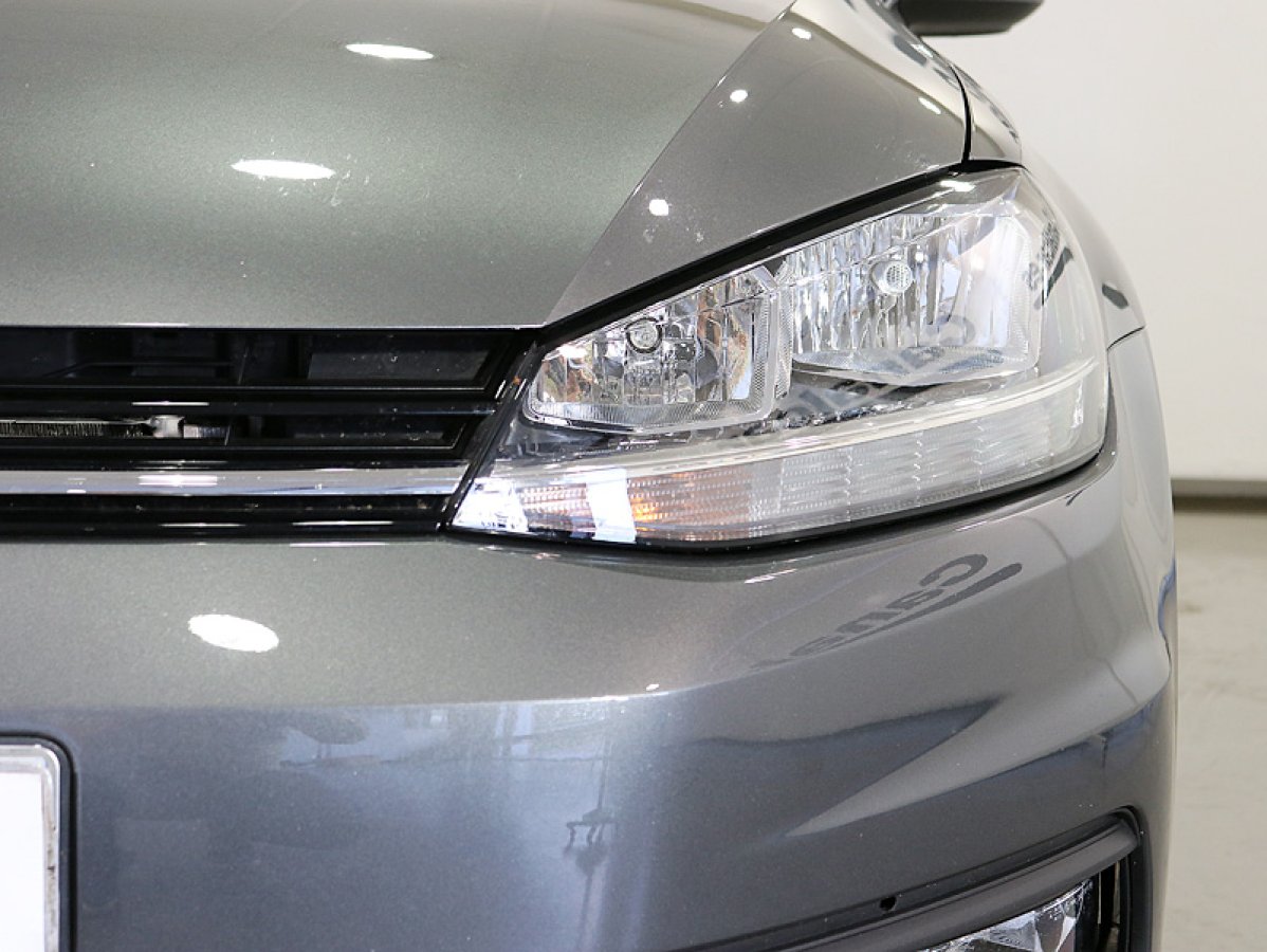 Foto Volkswagen Golf 12