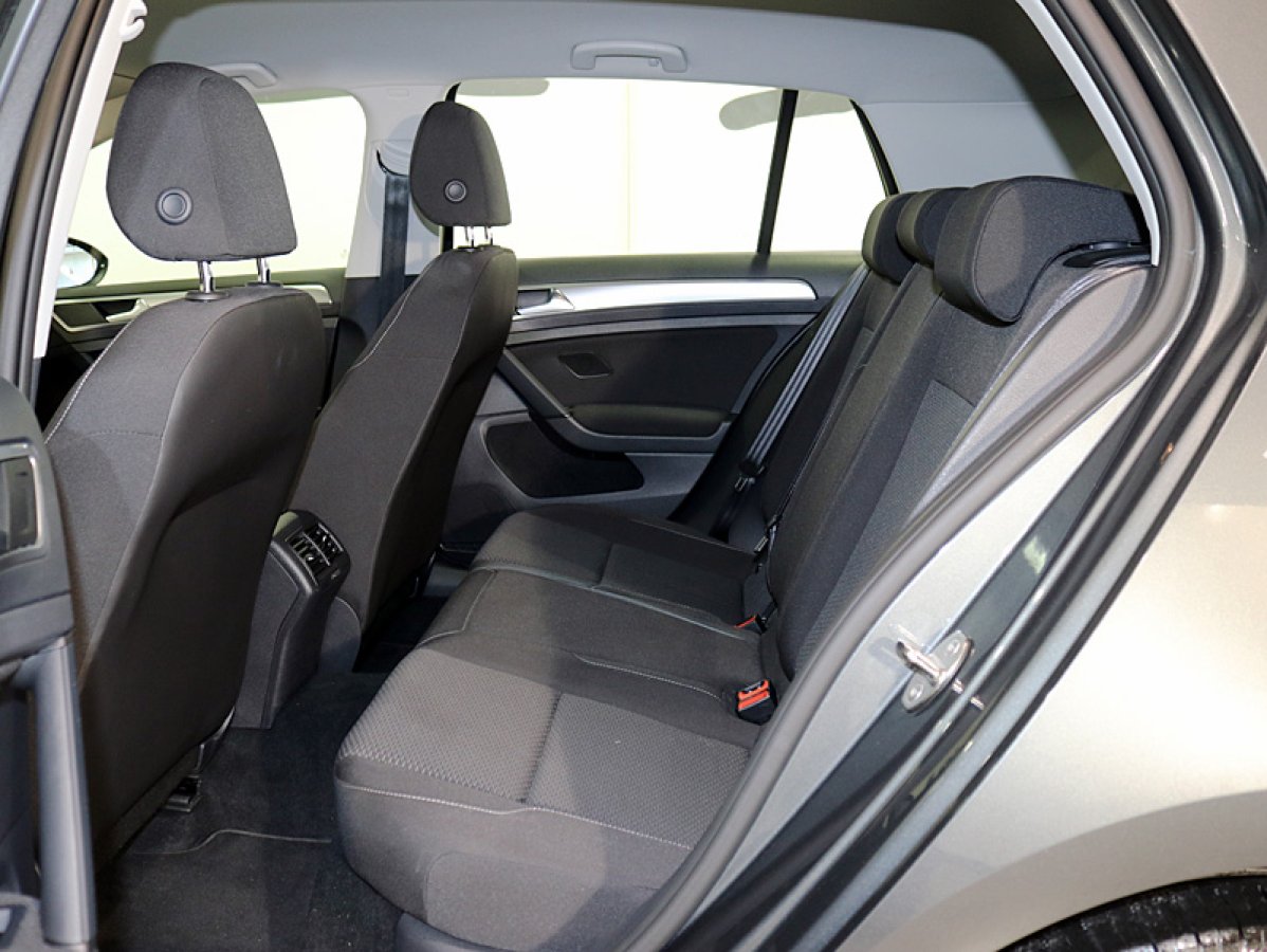 Foto Volkswagen Golf 15