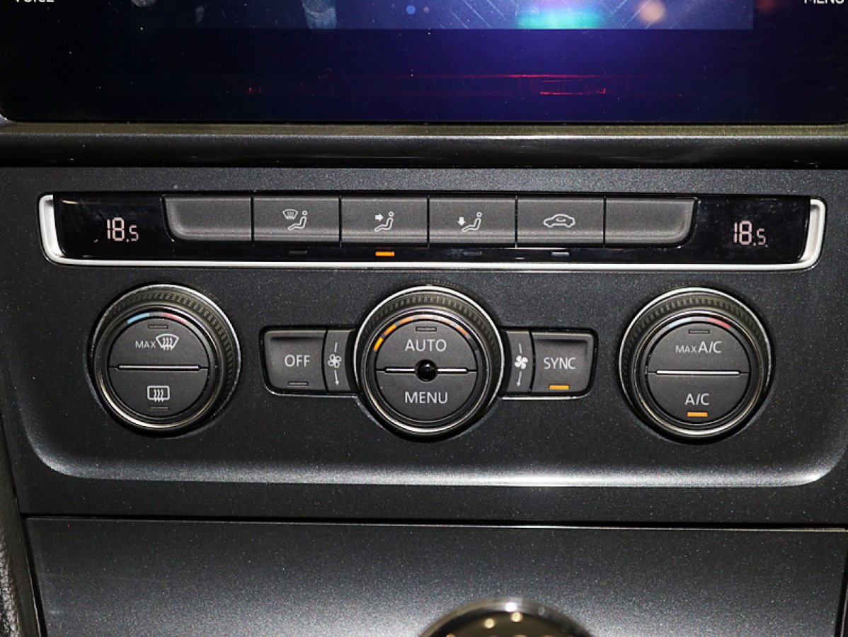 Foto Volkswagen Golf 17