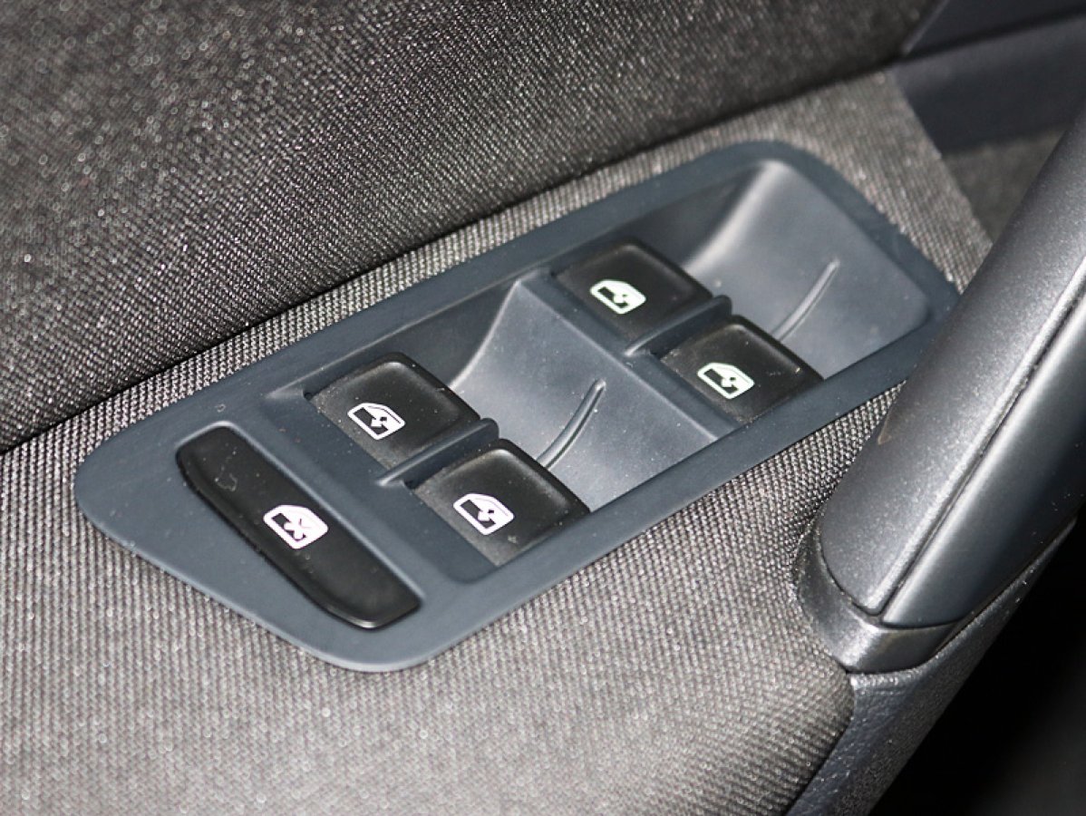 Foto Volkswagen Golf 21