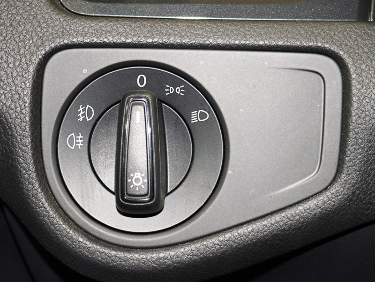 Foto Volkswagen Golf 23