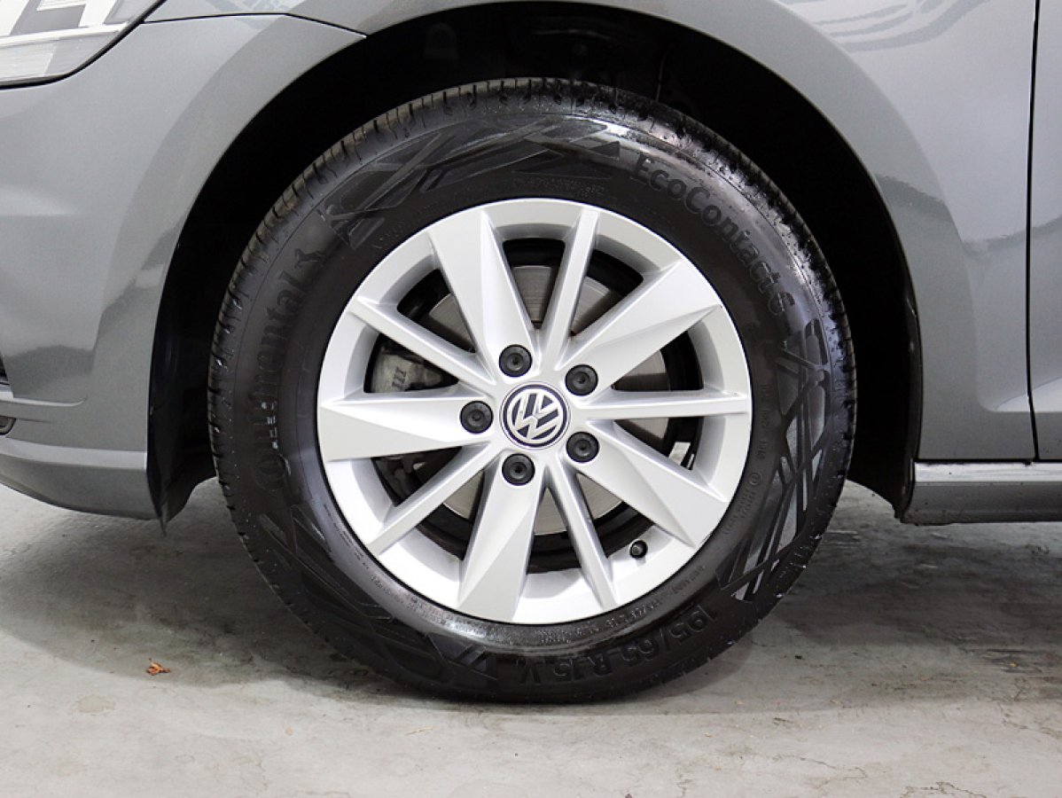 Foto Volkswagen Golf 24