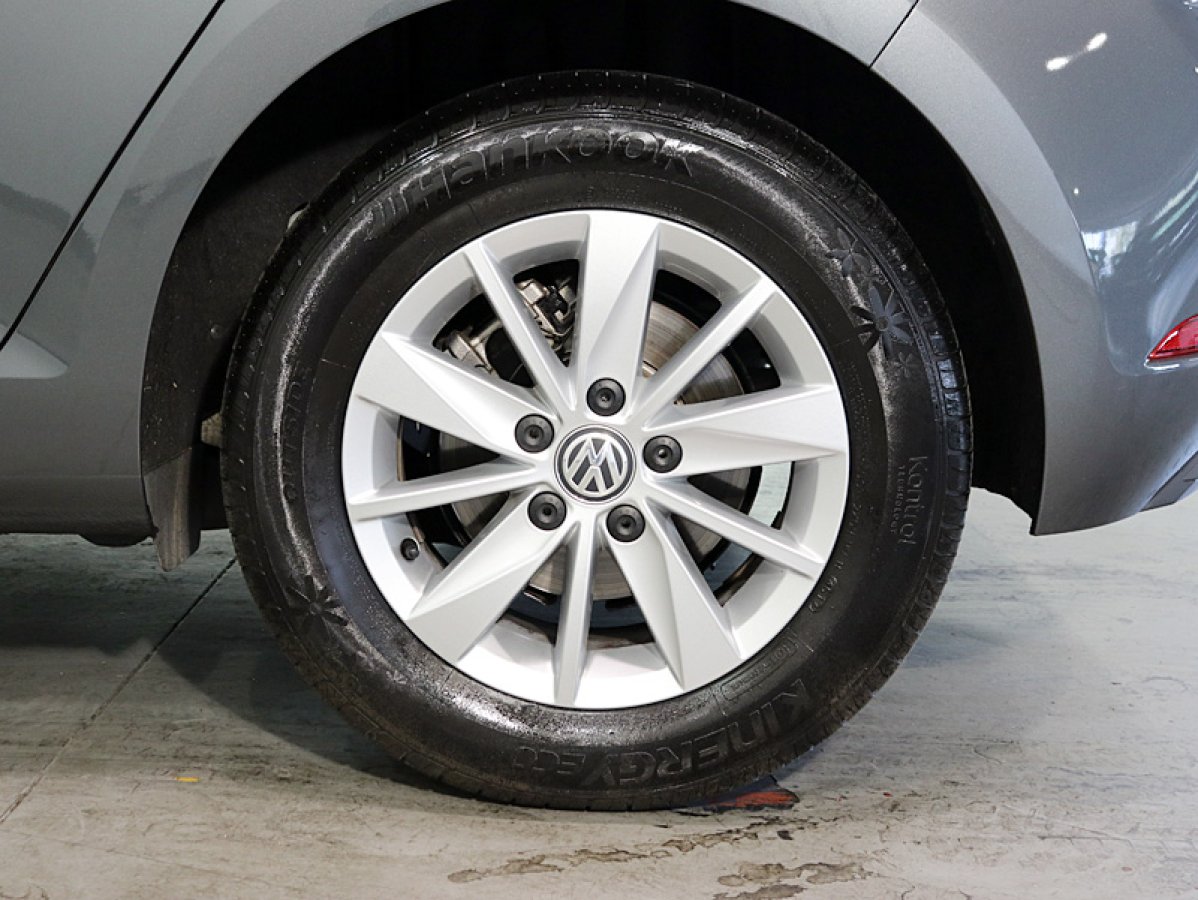 Foto Volkswagen Golf 25