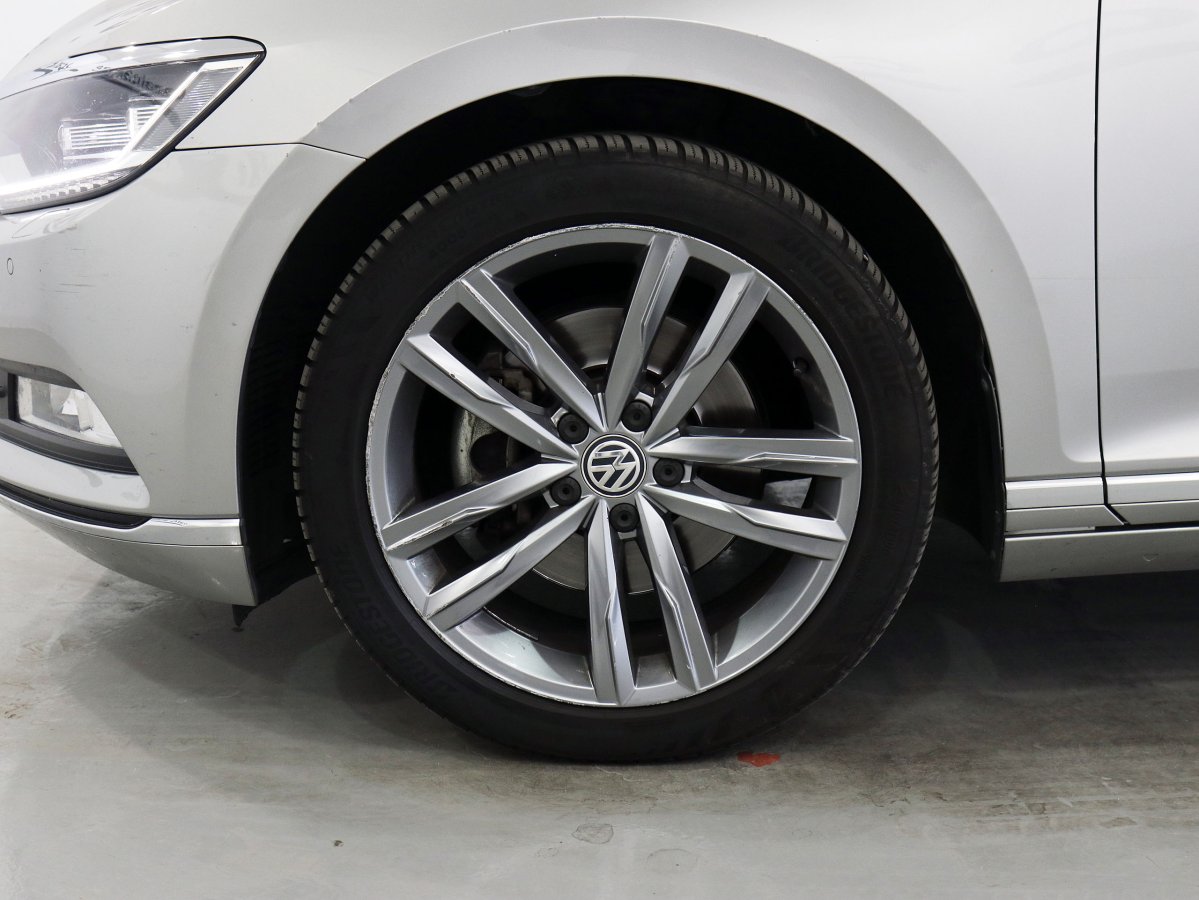 Foto Volkswagen Passat 35