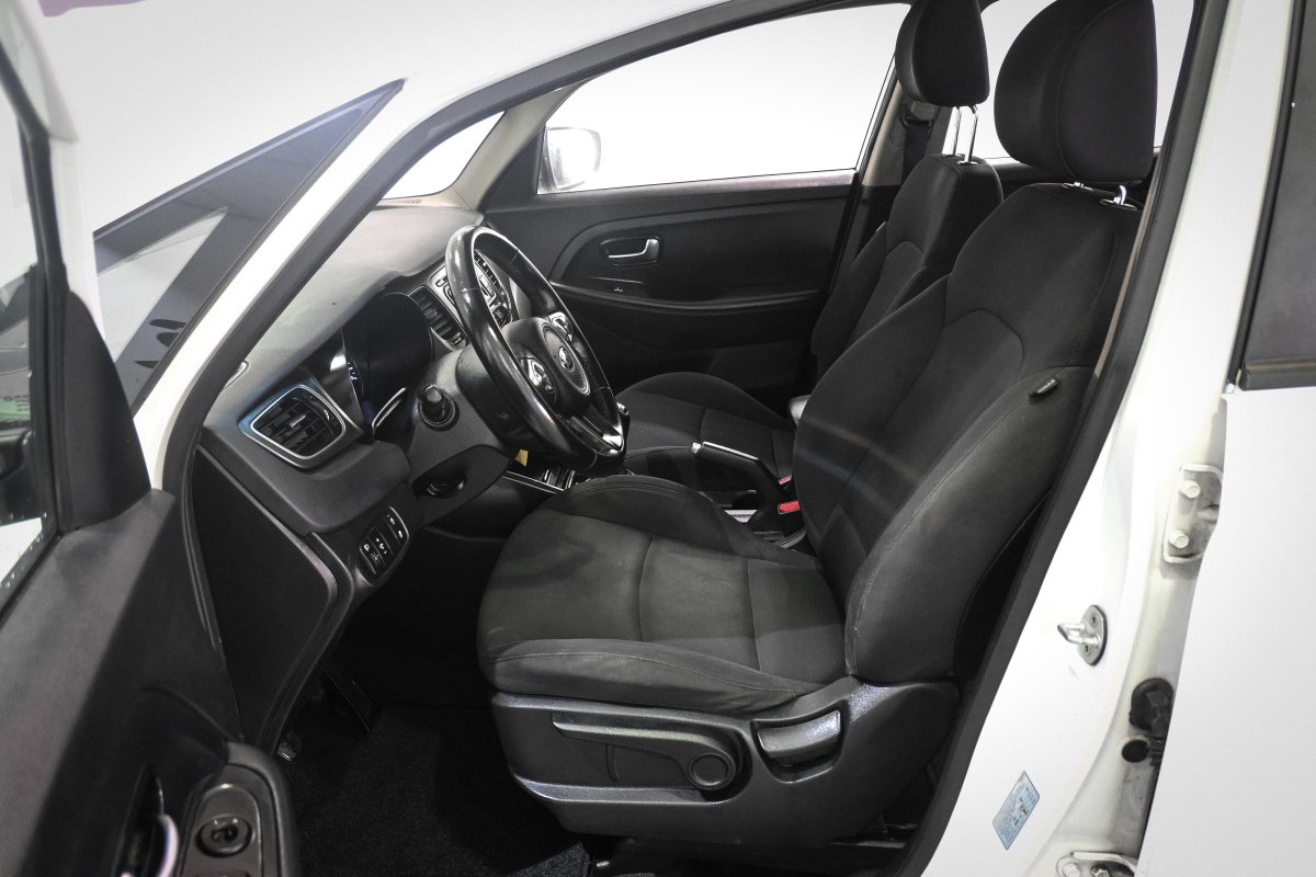 Foto Kia Carens 9