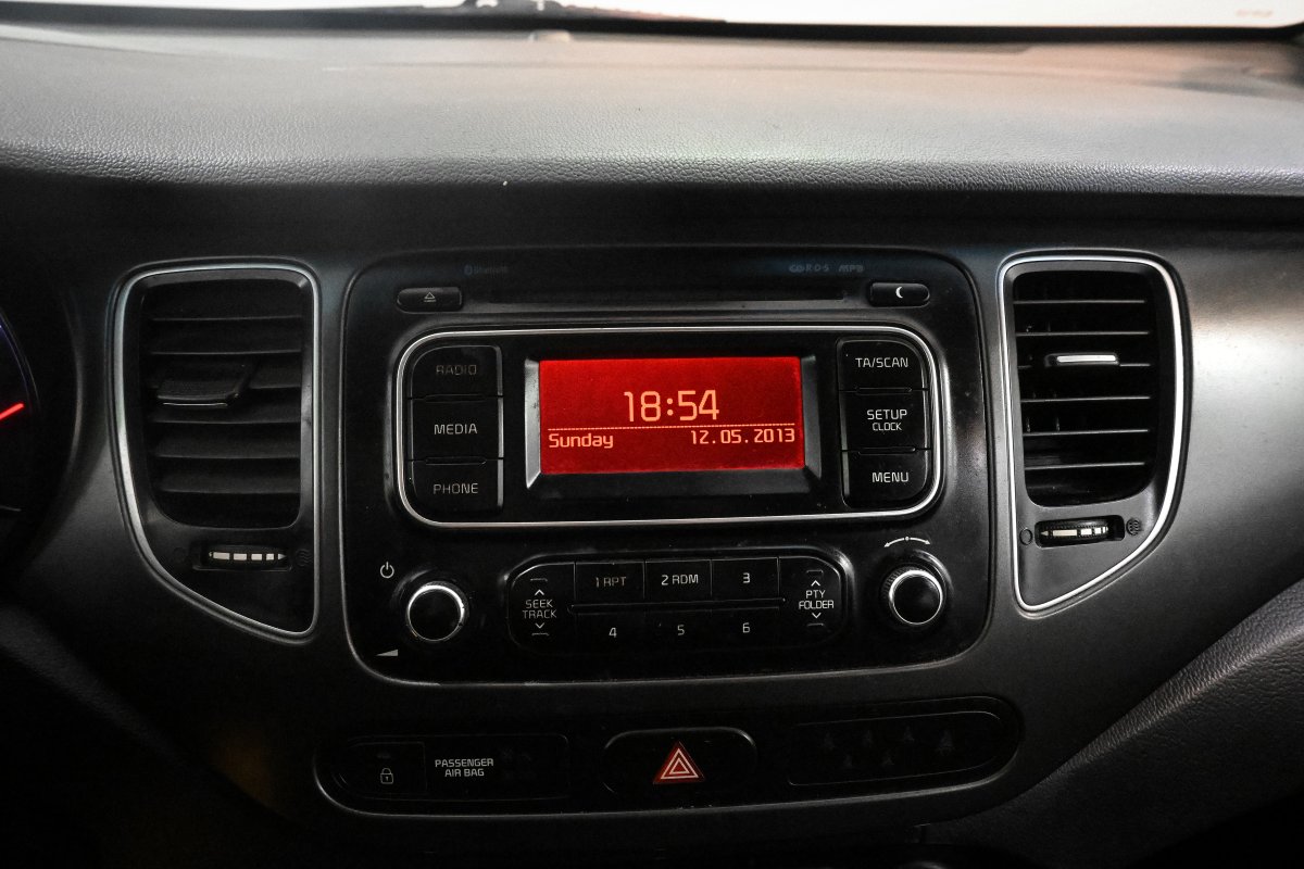 Foto Kia Carens 12