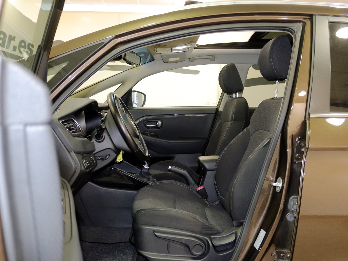 Foto Kia Carens 13