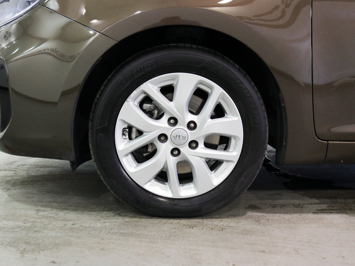 Foto Kia Carens 33