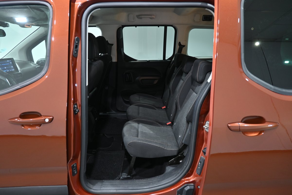 Foto Peugeot Rifter 11