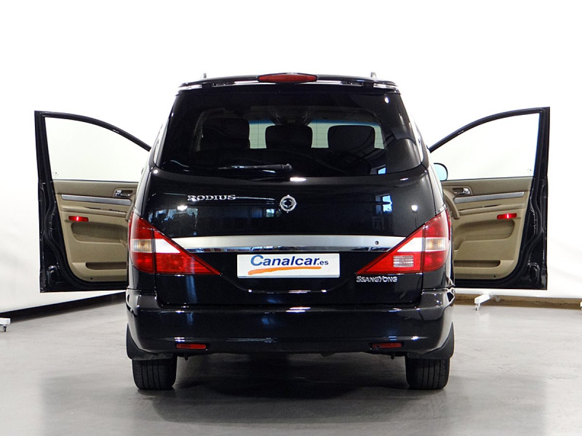 Foto Ssangyong Rodius 8