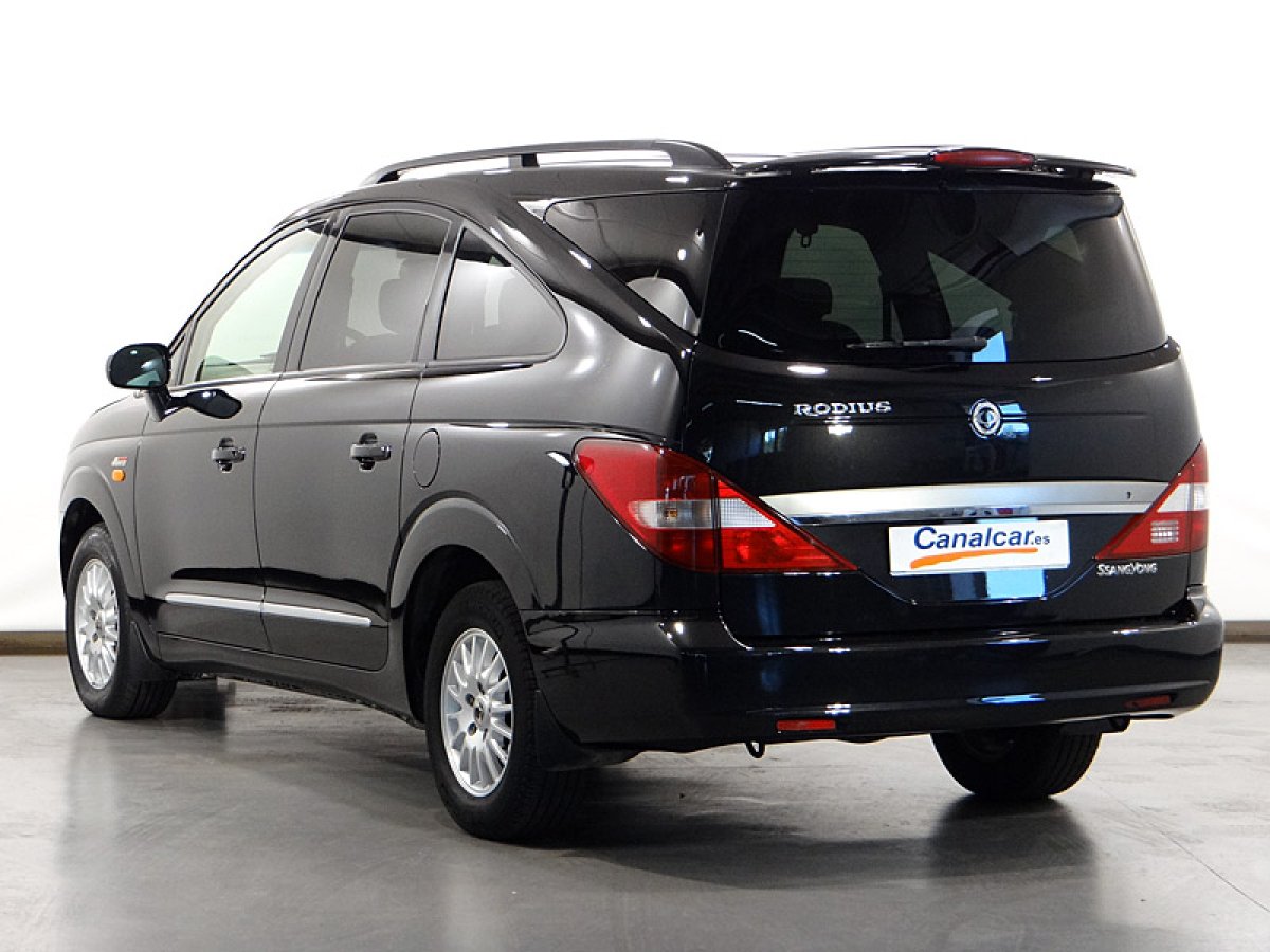 Foto Ssangyong Rodius 11