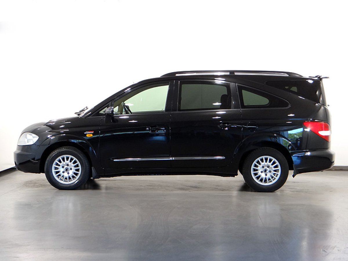 Foto Ssangyong Rodius 12