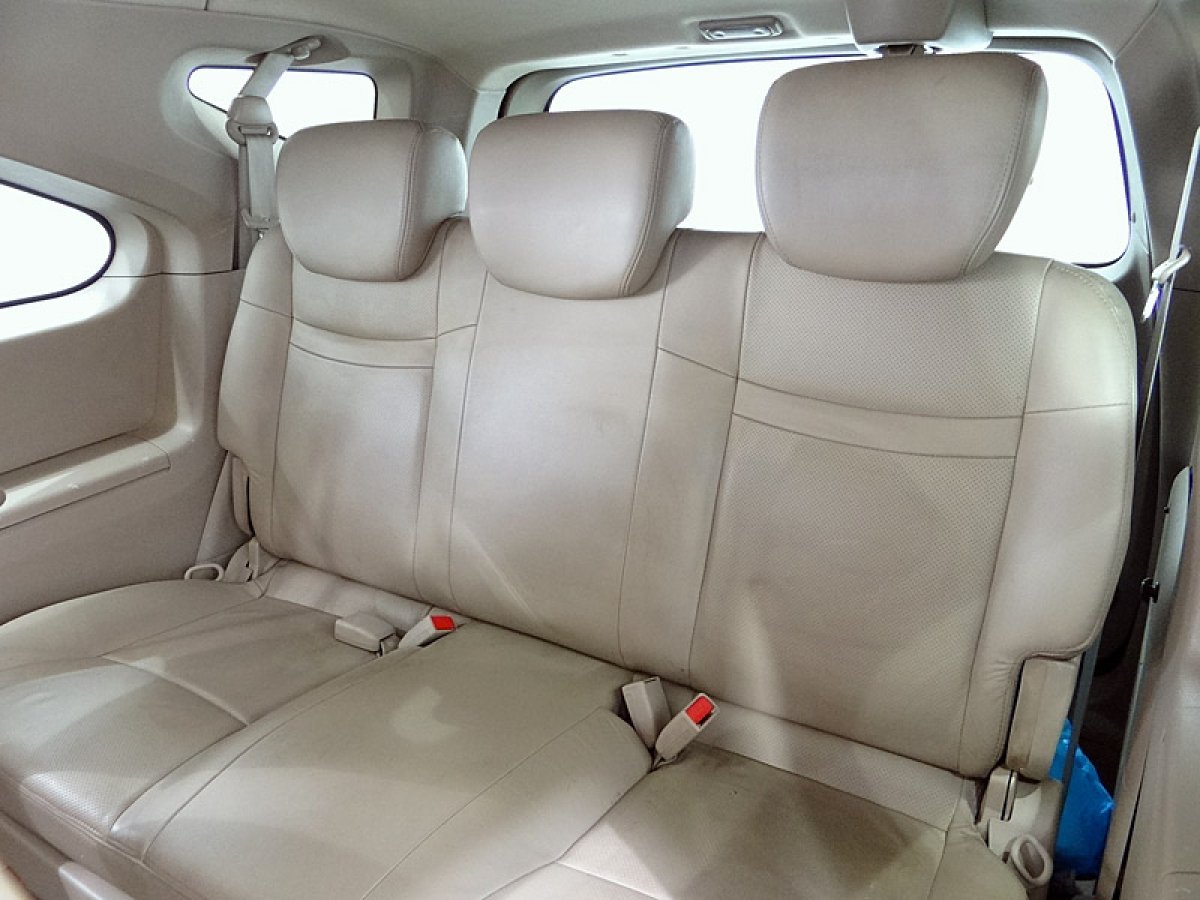 Foto Ssangyong Rodius 25
