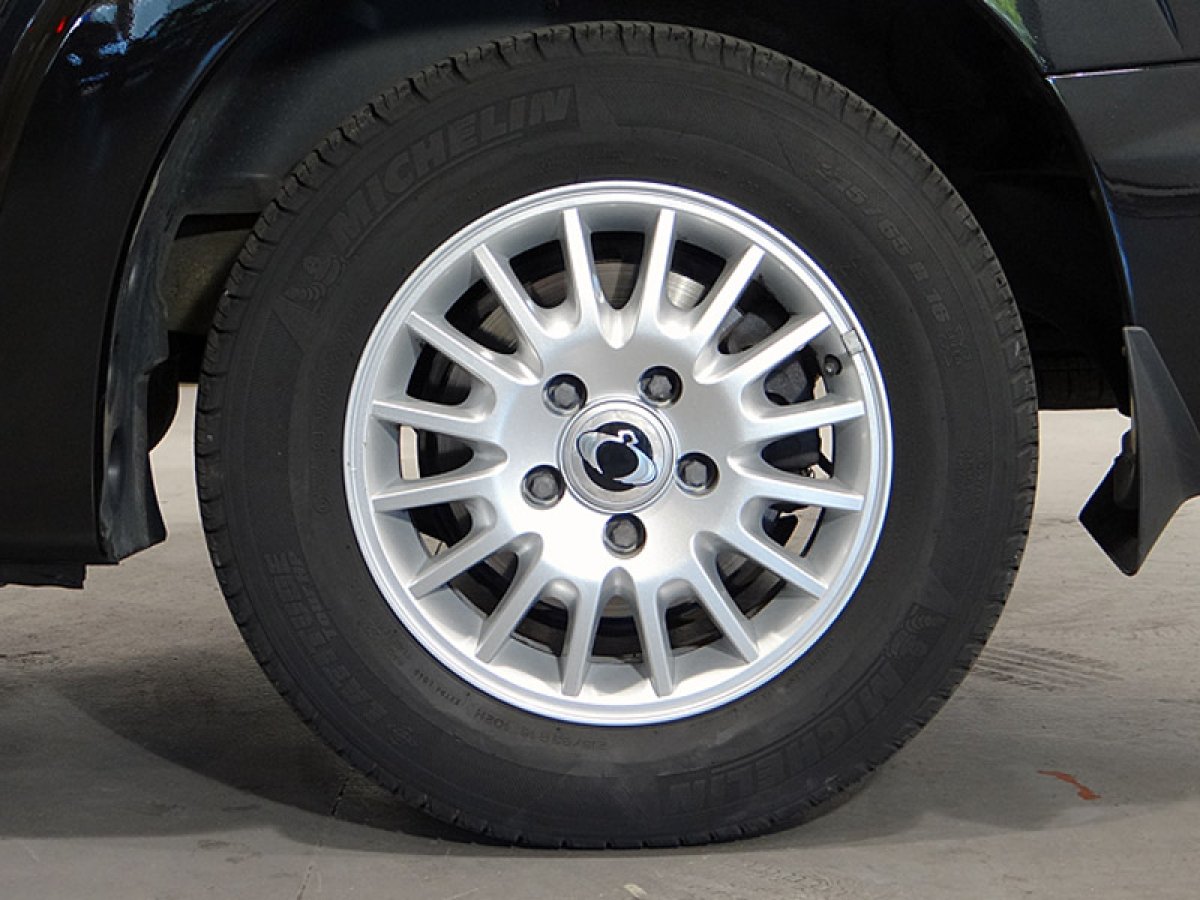 Foto Ssangyong Rodius 46