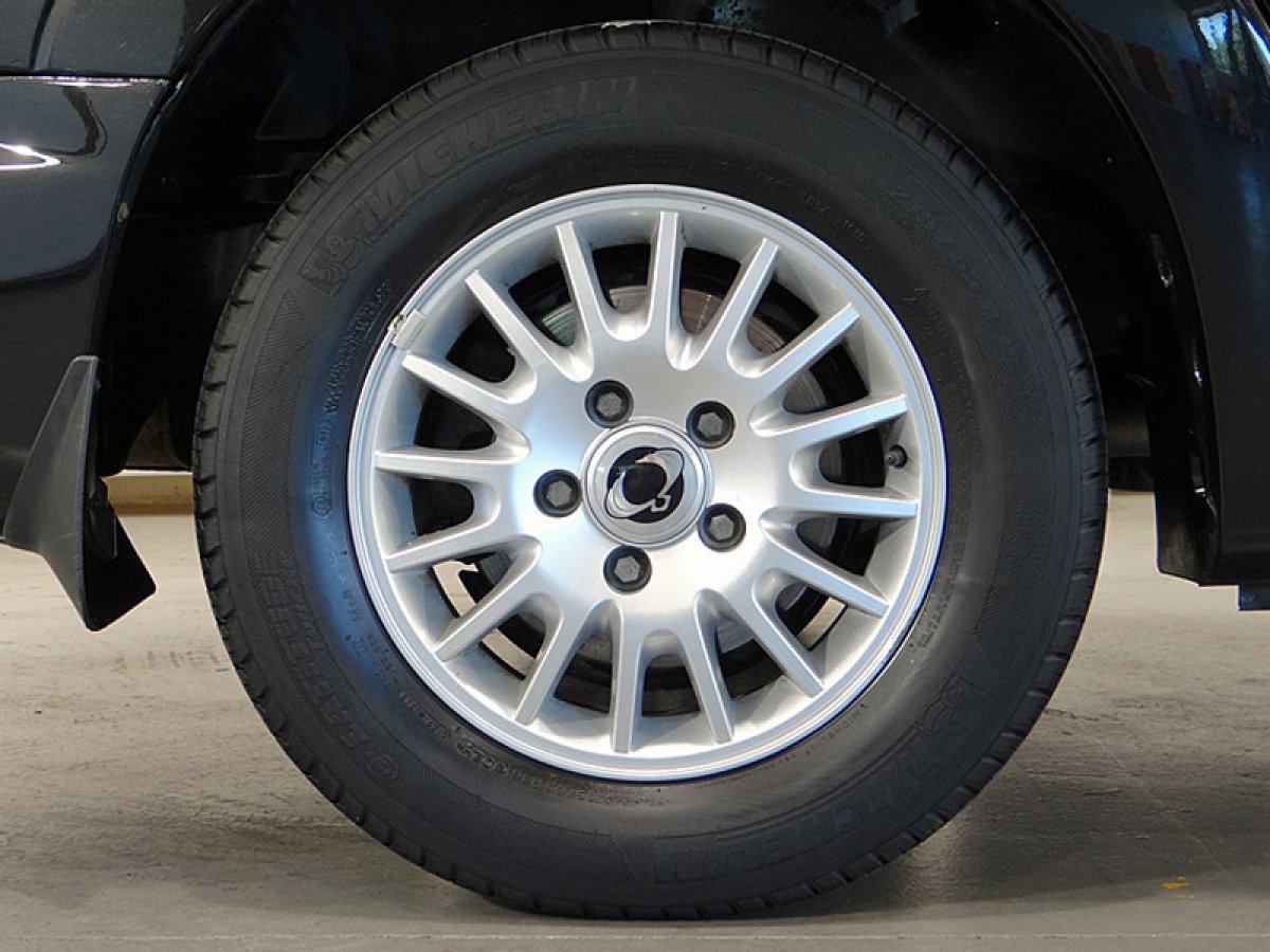 Foto Ssangyong Rodius 47