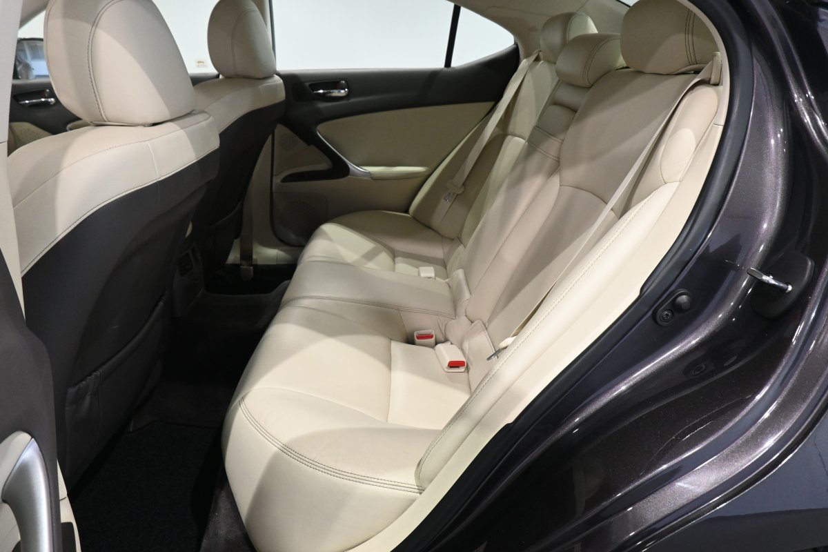 Foto Lexus IS 10