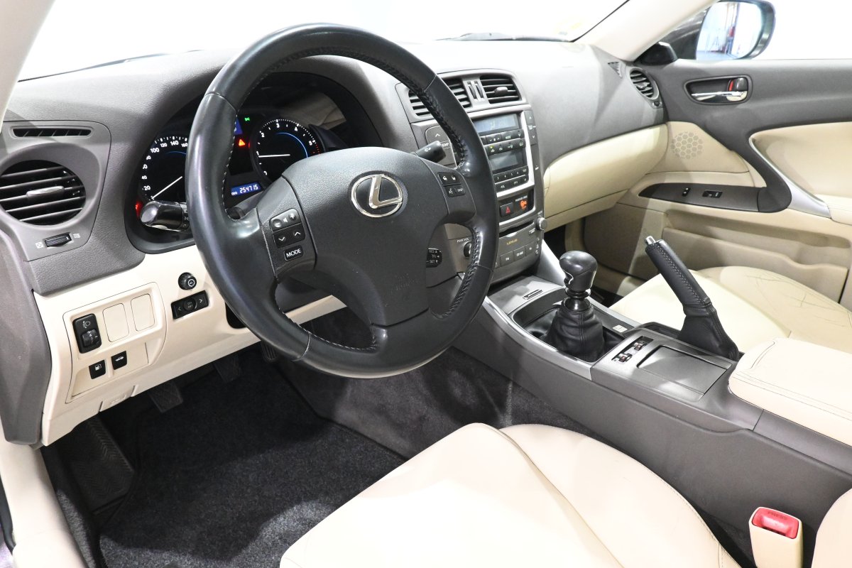 Foto Lexus IS 12