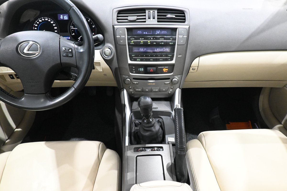 Foto Lexus IS 15