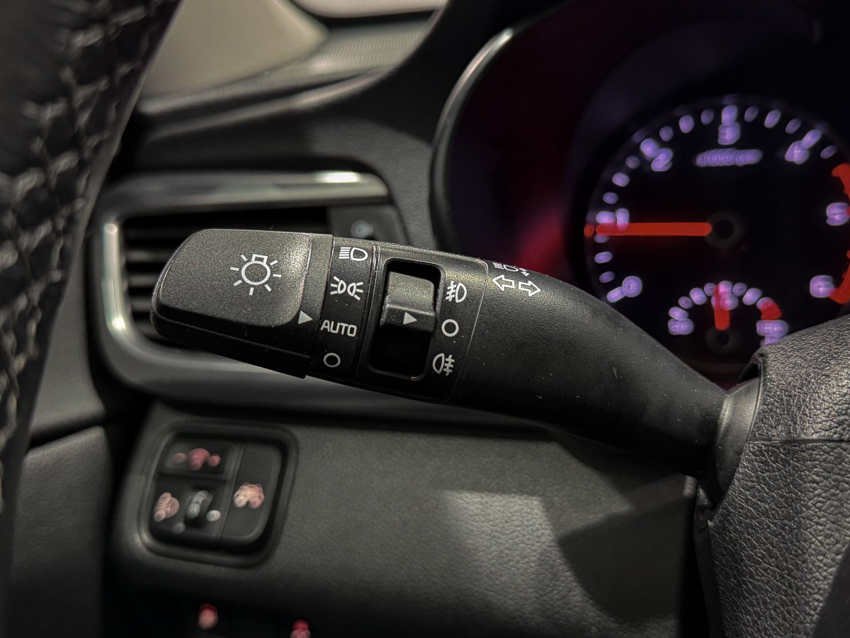 Foto Kia Optima 26