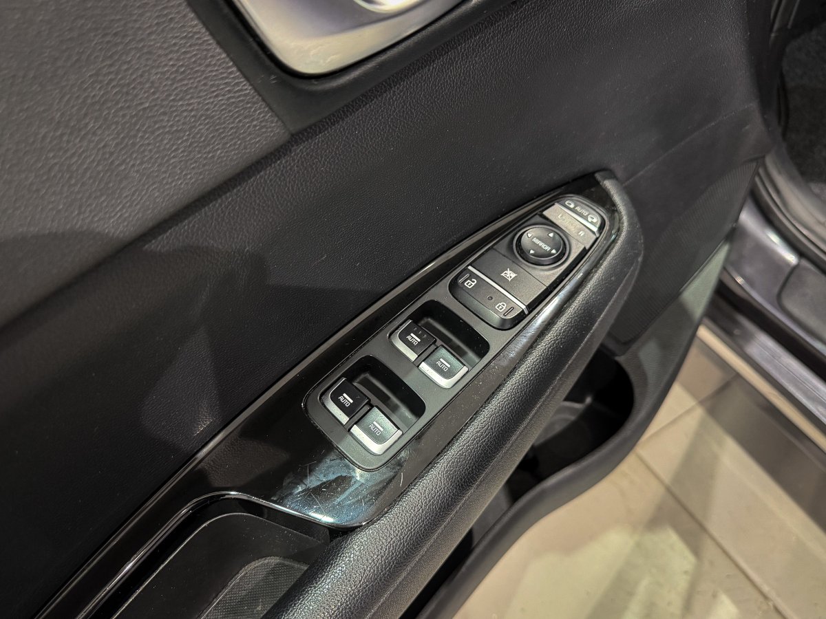 Foto Kia Optima 29