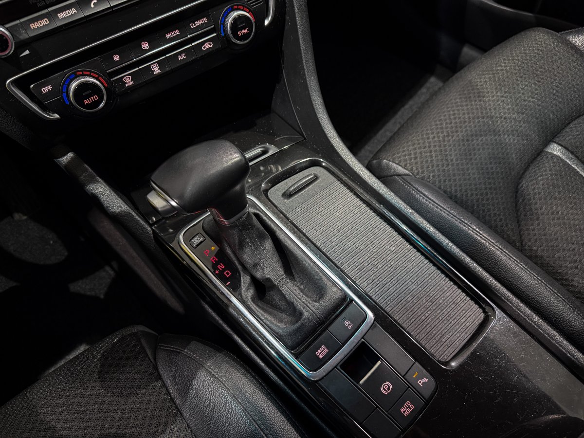Foto Kia Optima 21