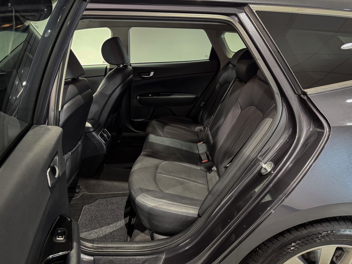 Foto Kia Optima 11