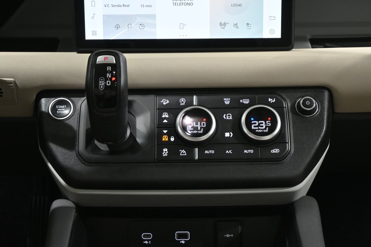 Foto Land Rover Defender 22