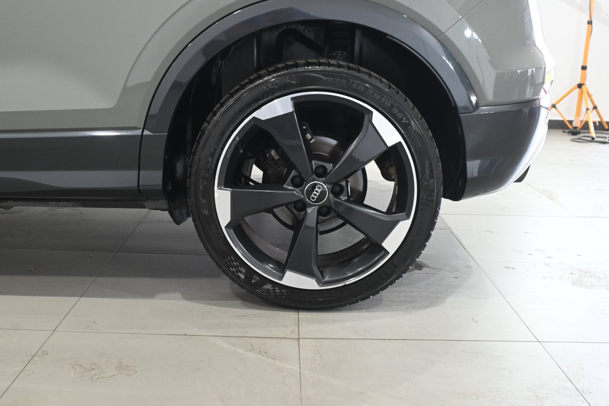 Foto Audi Q2 34
