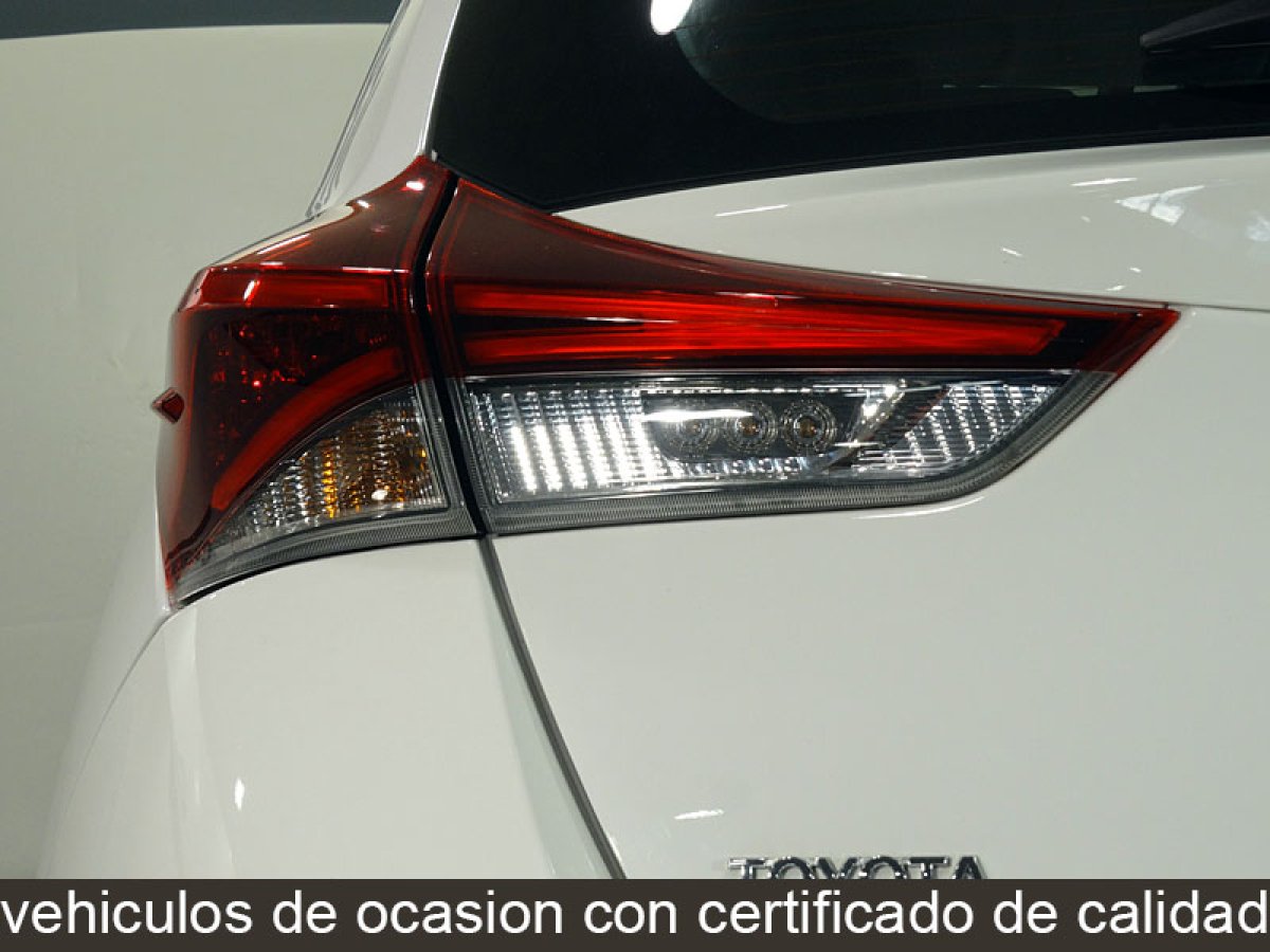 Foto Toyota Auris 9