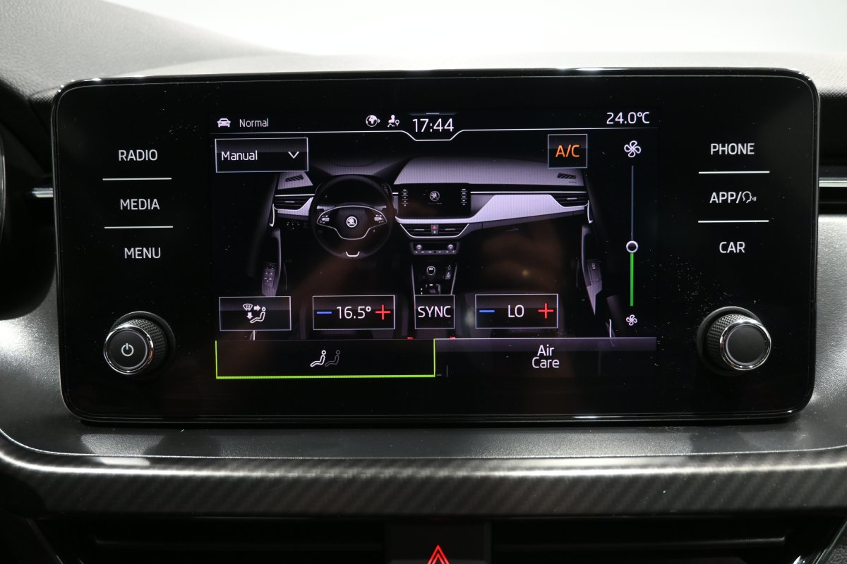 Foto Skoda SCALA 17