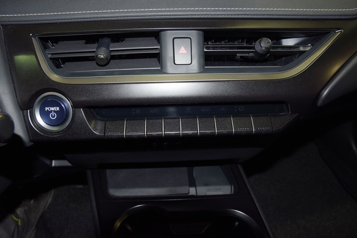 Foto Lexus UX 12