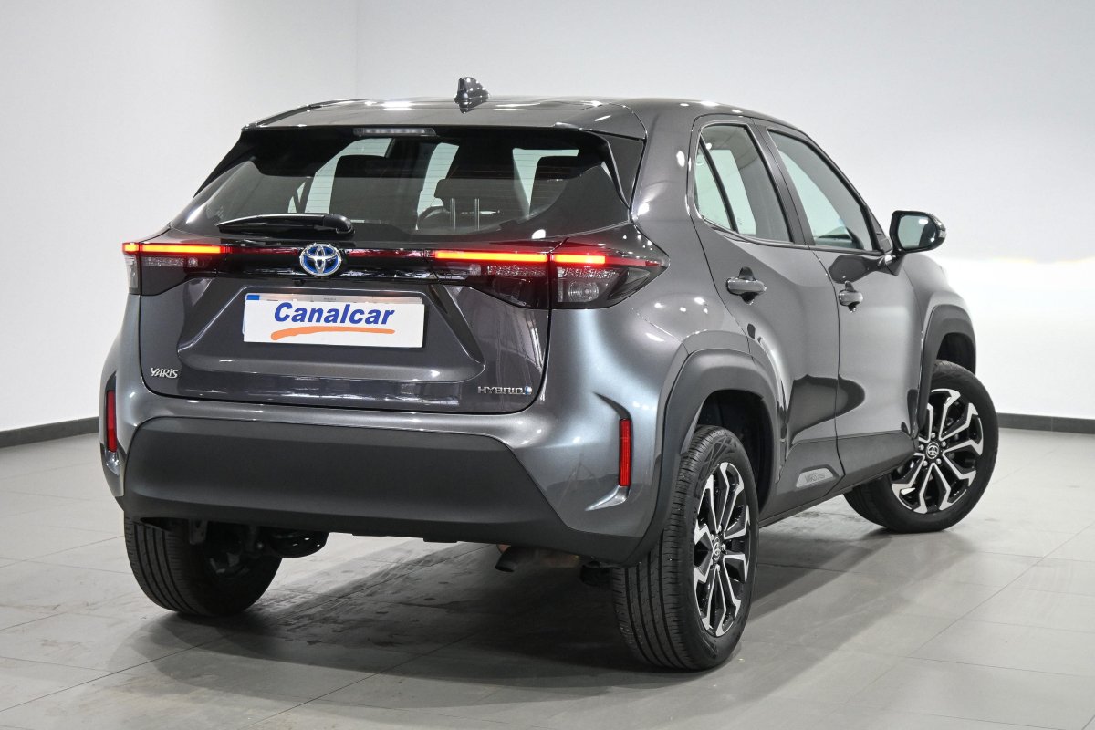 Foto Toyota YARIS CROSS  4