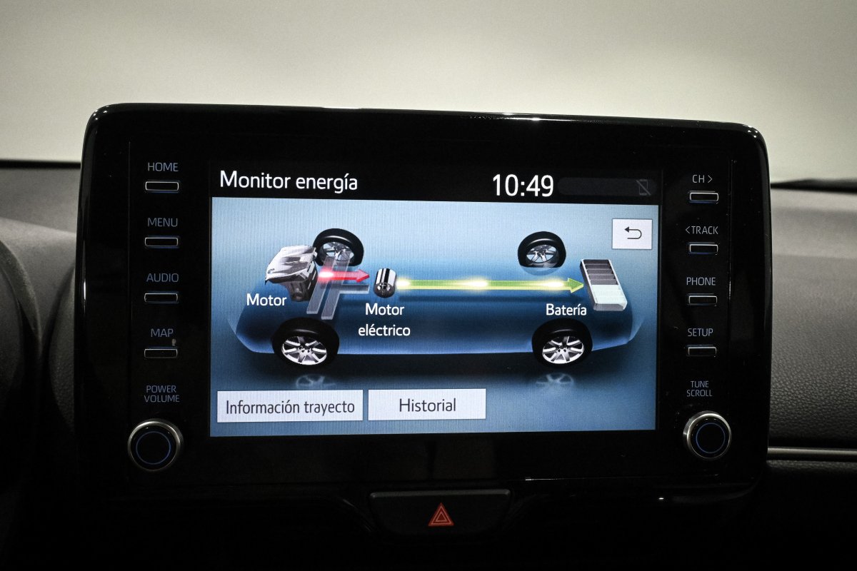 Foto Toyota YARIS CROSS  16