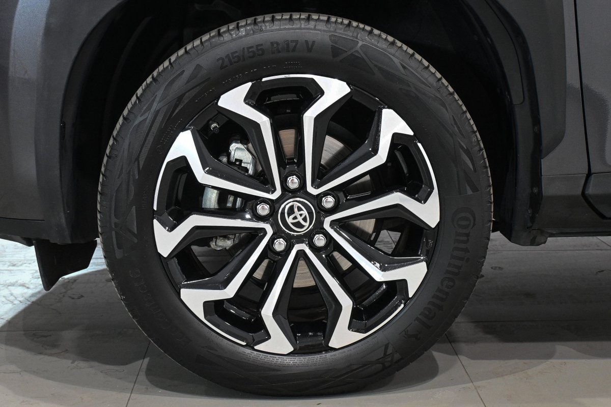 Foto Toyota YARIS CROSS  29